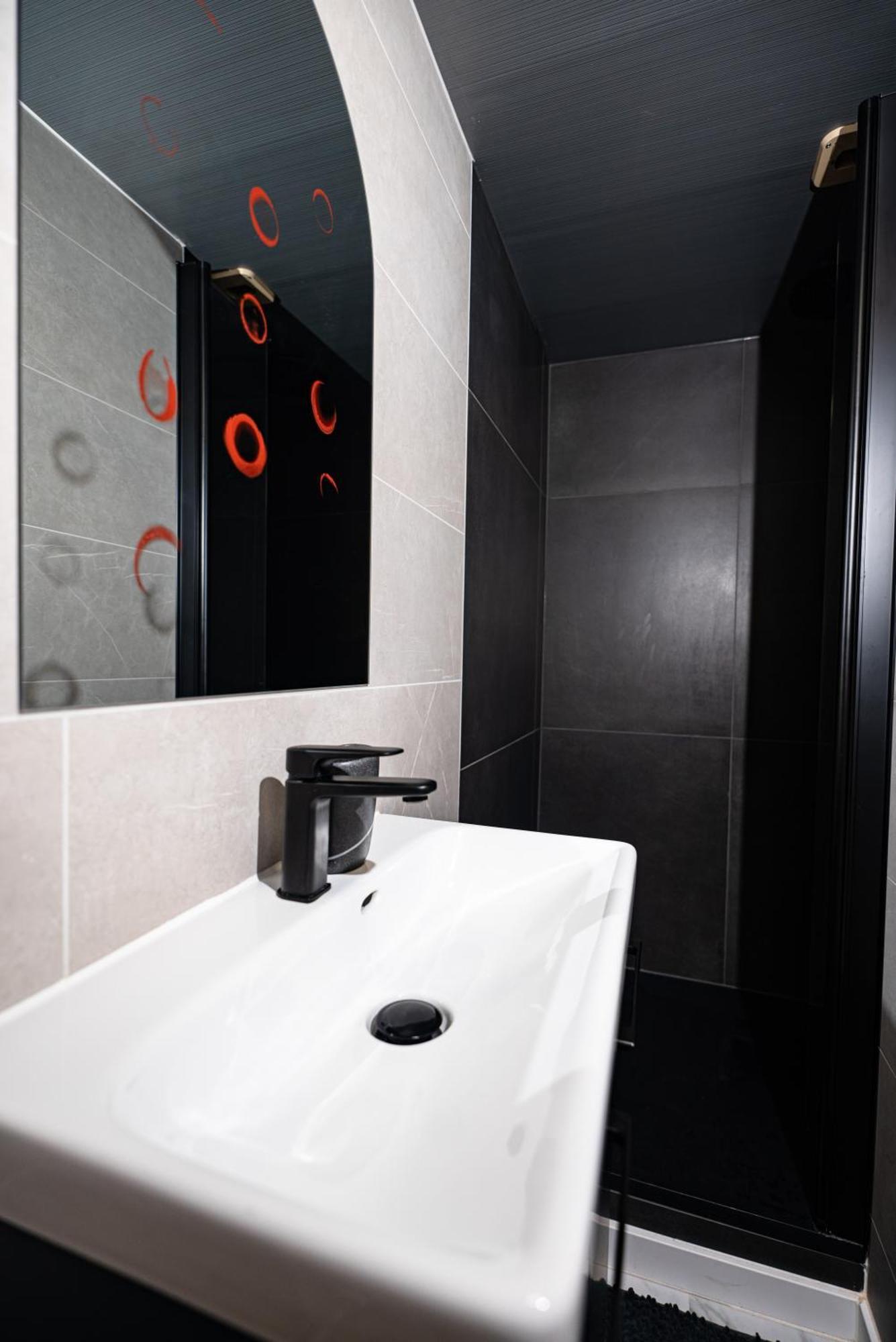 Moderne T2 Centre Sauna Wifi Home Office Netflix Strasbourg Extérieur photo